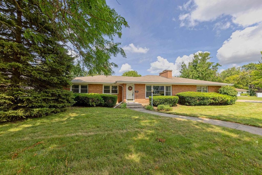 2131 Mt Zion Avenue, Janesville, WI 53545