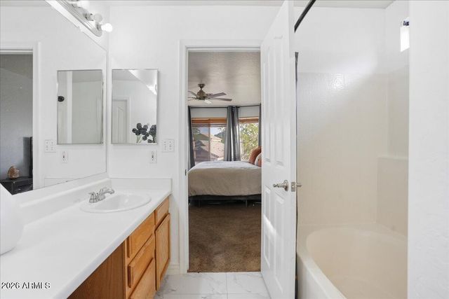 2018 E WAHALLA Lane, Phoenix, AZ 85024