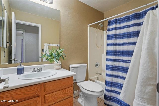 2018 E WAHALLA Lane, Phoenix, AZ 85024