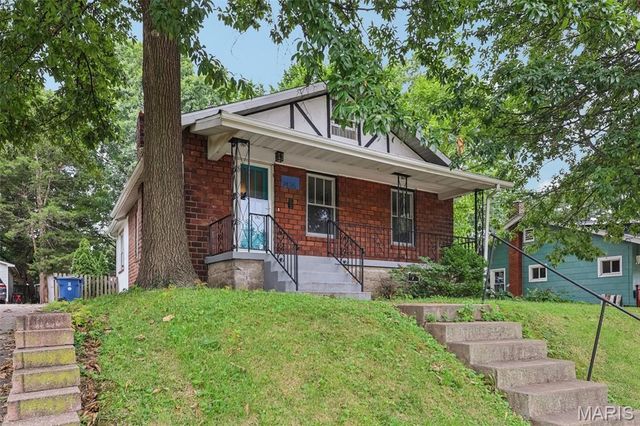 7426 Richmond Place, St Louis, MO 63143