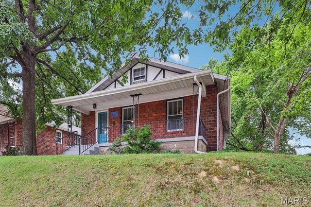 7426 Richmond Place, St Louis, MO 63143