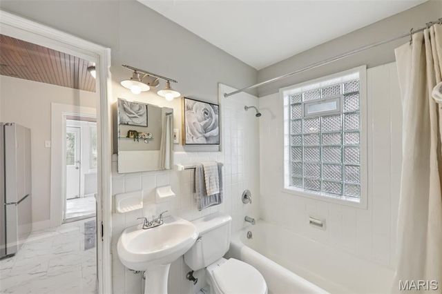 7426 Richmond Place, St Louis, MO 63143