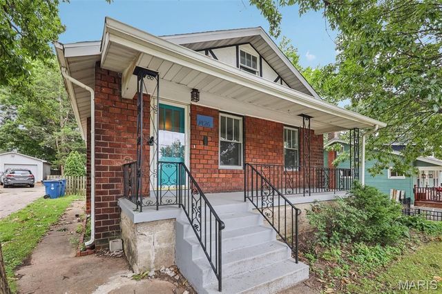 7426 Richmond Place, St Louis, MO 63143