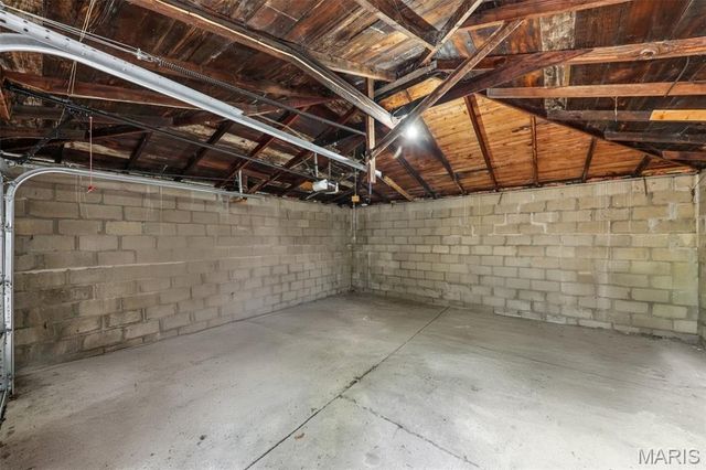 7426 Richmond Place, St Louis, MO 63143