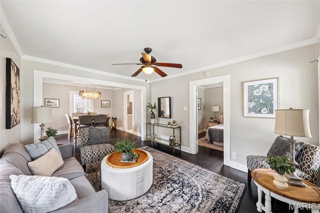 7426 Richmond Place, St Louis, MO 63143
