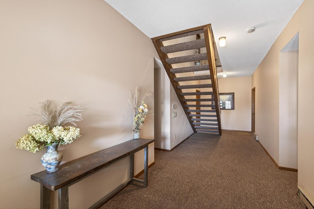 3306 Greenbrier Street 3306D, Vadnais Heights, MN 55127 — photo 4