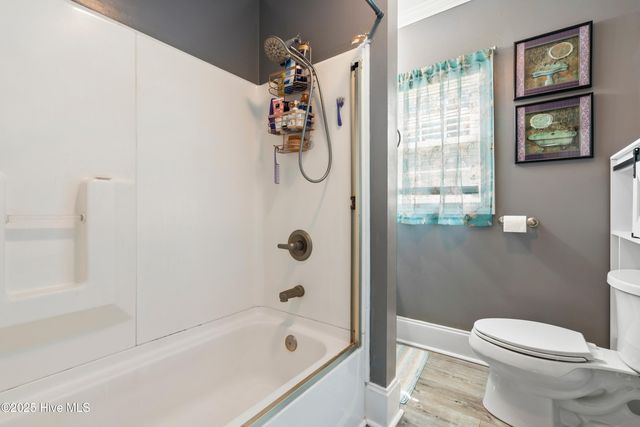 102 Lakeshore Drive, Lake Waccamaw, NC 28450