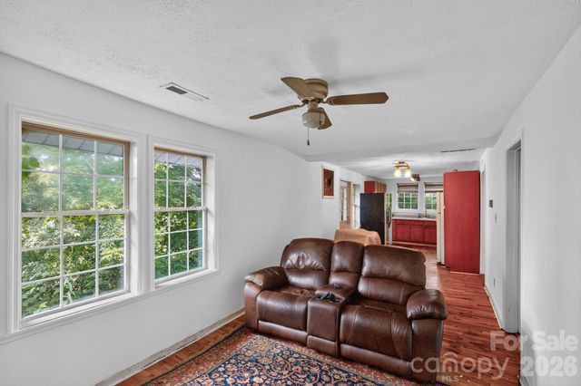 1324 Low Gap Road, Hendersonville, NC 28792