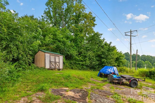 1324 Low Gap Road, Hendersonville, NC 28792