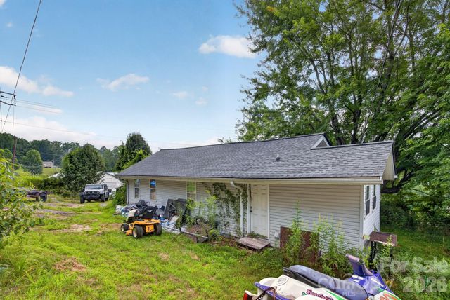 1324 Low Gap Road, Hendersonville, NC 28792