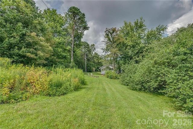 1324 Low Gap Road, Hendersonville, NC 28792