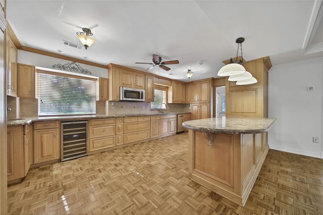 1147 Thornton Road, Houston, TX 77018