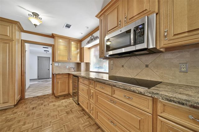 1147 Thornton Road, Houston, TX 77018