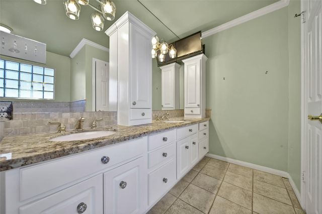 1147 Thornton Road, Houston, TX 77018