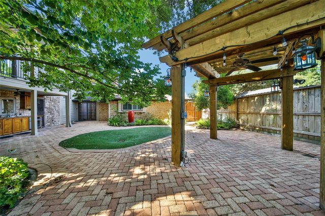 1147 Thornton Road, Houston, TX 77018