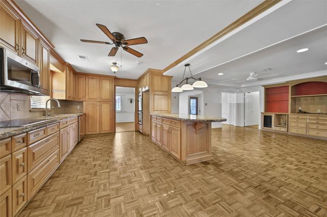 1147 Thornton Road, Houston, TX 77018