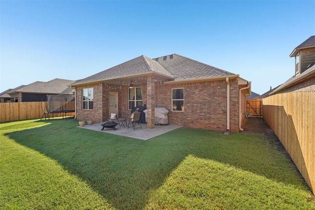 2901 Morgan Trace Road, Yukon, OK 73099