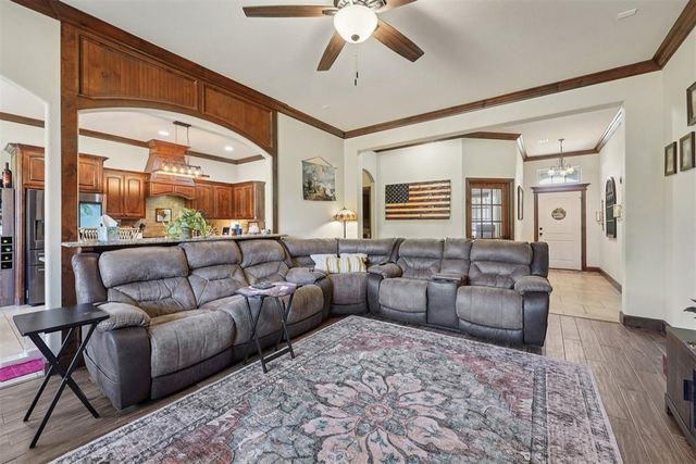 2901 Morgan Trace Road, Yukon, OK 73099