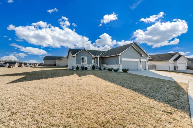 931 E Hickam St, Derby, KS 67037
