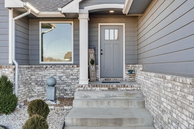 931 E Hickam St, Derby, KS 67037