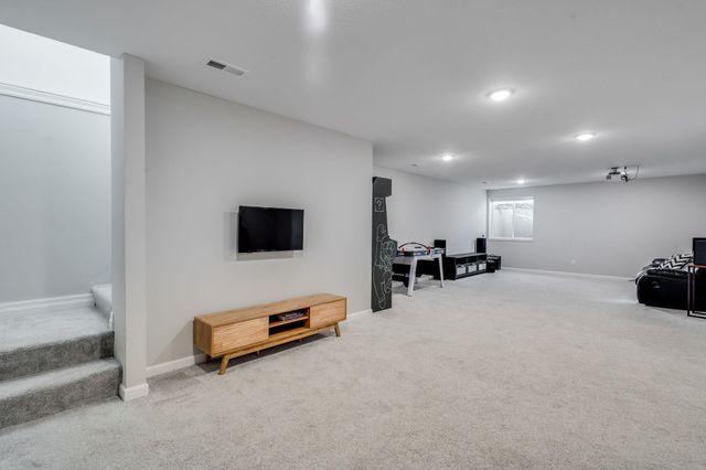 931 E Hickam St, Derby, KS 67037