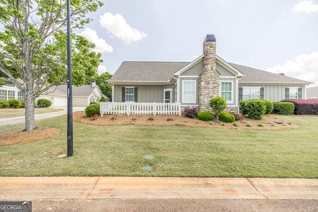 408 Nandina Court, Warner Robins, GA 31088