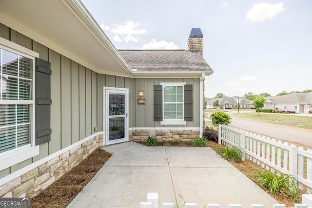 408 Nandina Court, Warner Robins, GA 31088