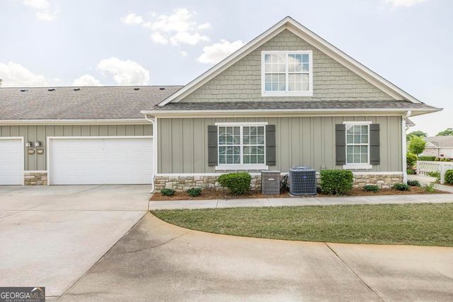 408 Nandina Court, Warner Robins, GA 31088