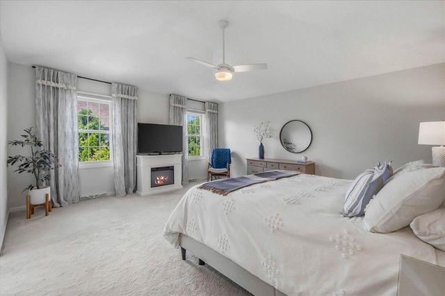 W73N413 Greystone DRIVE, Cedarburg, WI 53012