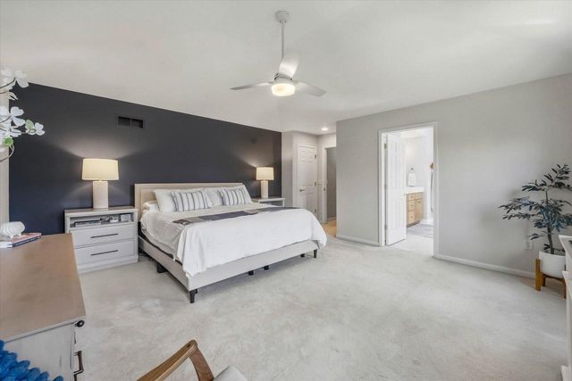 W73N413 Greystone DRIVE, Cedarburg, WI 53012