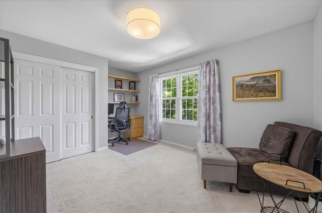 W73N413 Greystone DRIVE, Cedarburg, WI 53012
