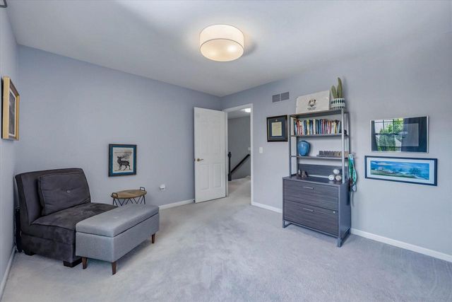 W73N413 Greystone DRIVE, Cedarburg, WI 53012