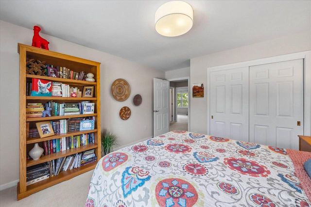 W73N413 Greystone DRIVE, Cedarburg, WI 53012