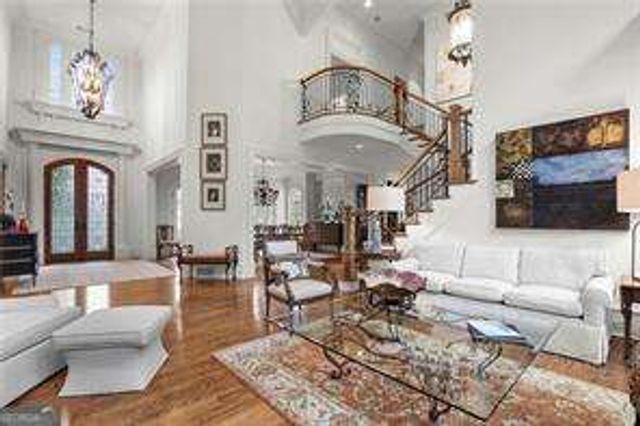 5495 Claire Rose Lane, Sandy Springs, GA 30327