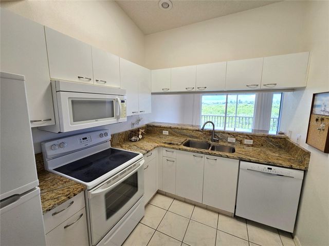 3607 E BAY DRIVE 206, Holmes Beach, FL 34217