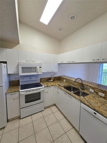 3607 E BAY DRIVE 206, Holmes Beach, FL 34217