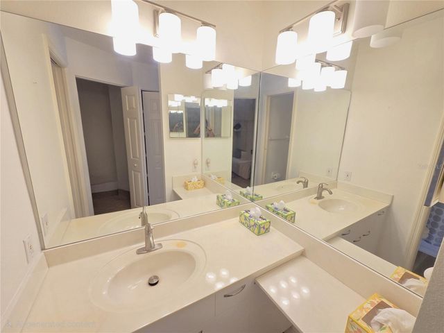 3607 E BAY DRIVE 206, Holmes Beach, FL 34217