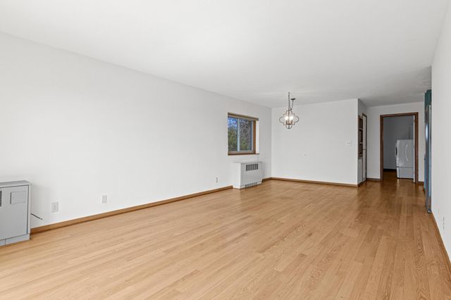 200 N Mississippi River Boulevard 2A, Saint Paul, MN 55104