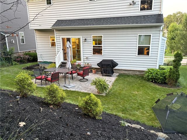 112 Hamilton Dr, Pine Twp, PA 15090