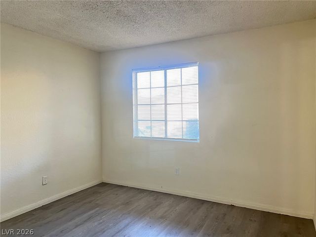 231 MISSION NEWPORT Lane 201, Las Vegas, NV 89107