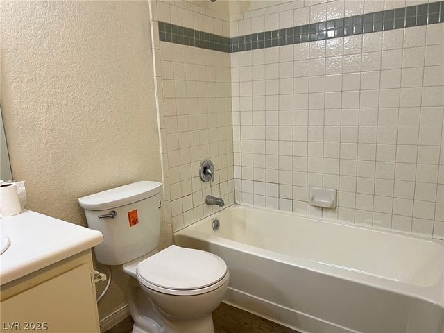 231 MISSION NEWPORT Lane 201, Las Vegas, NV 89107