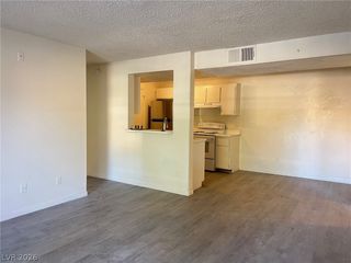231 MISSION NEWPORT Lane 201, Las Vegas, NV 89107