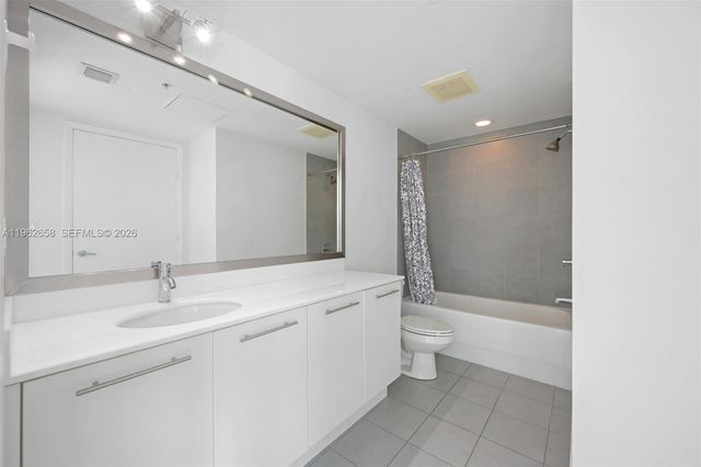 92 SW 3rd St 3902, Miami, FL 33130