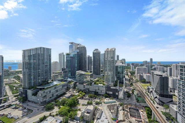 92 SW 3rd St 3902, Miami, FL 33130