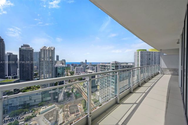 92 SW 3rd St 3902, Miami, FL 33130