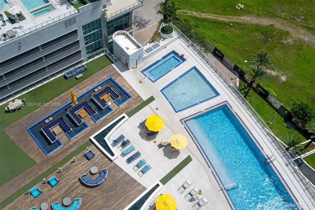 92 SW 3rd St 3902, Miami, FL 33130