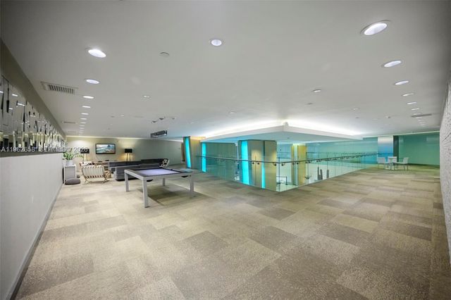 92 SW 3rd St 3902, Miami, FL 33130