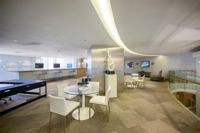 92 SW 3rd St 3902, Miami, FL 33130