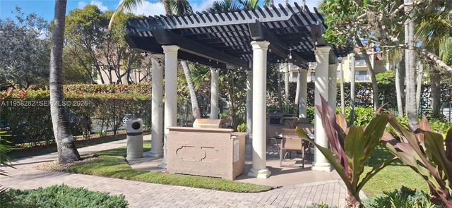 9301 SW 92nd Ave A402, Miami, FL 33176