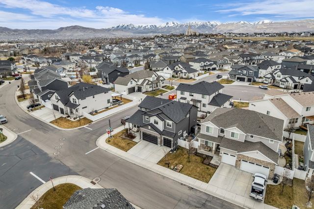 10954 S COASTAL DUNE DR, South Jordan, UT 84009